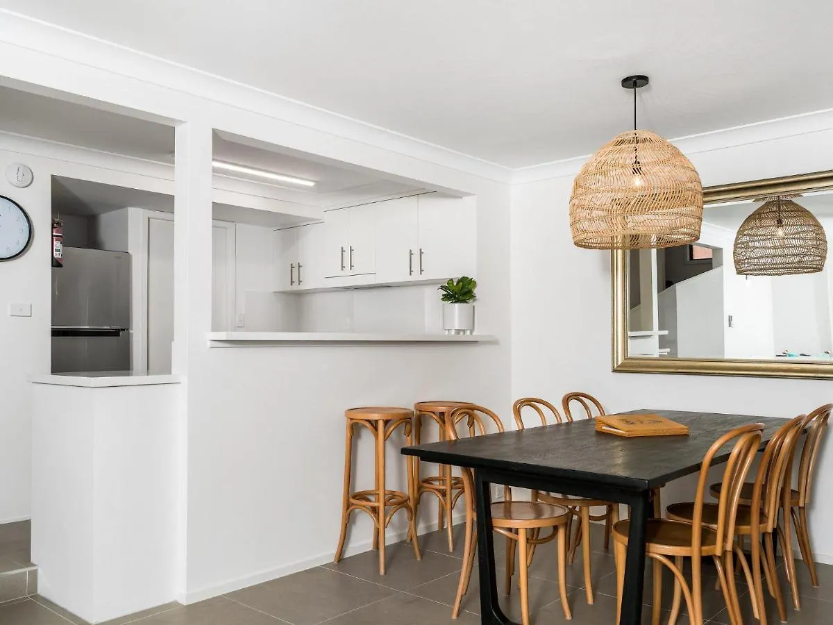 Calinda Sol 10 Villa Byron Bay