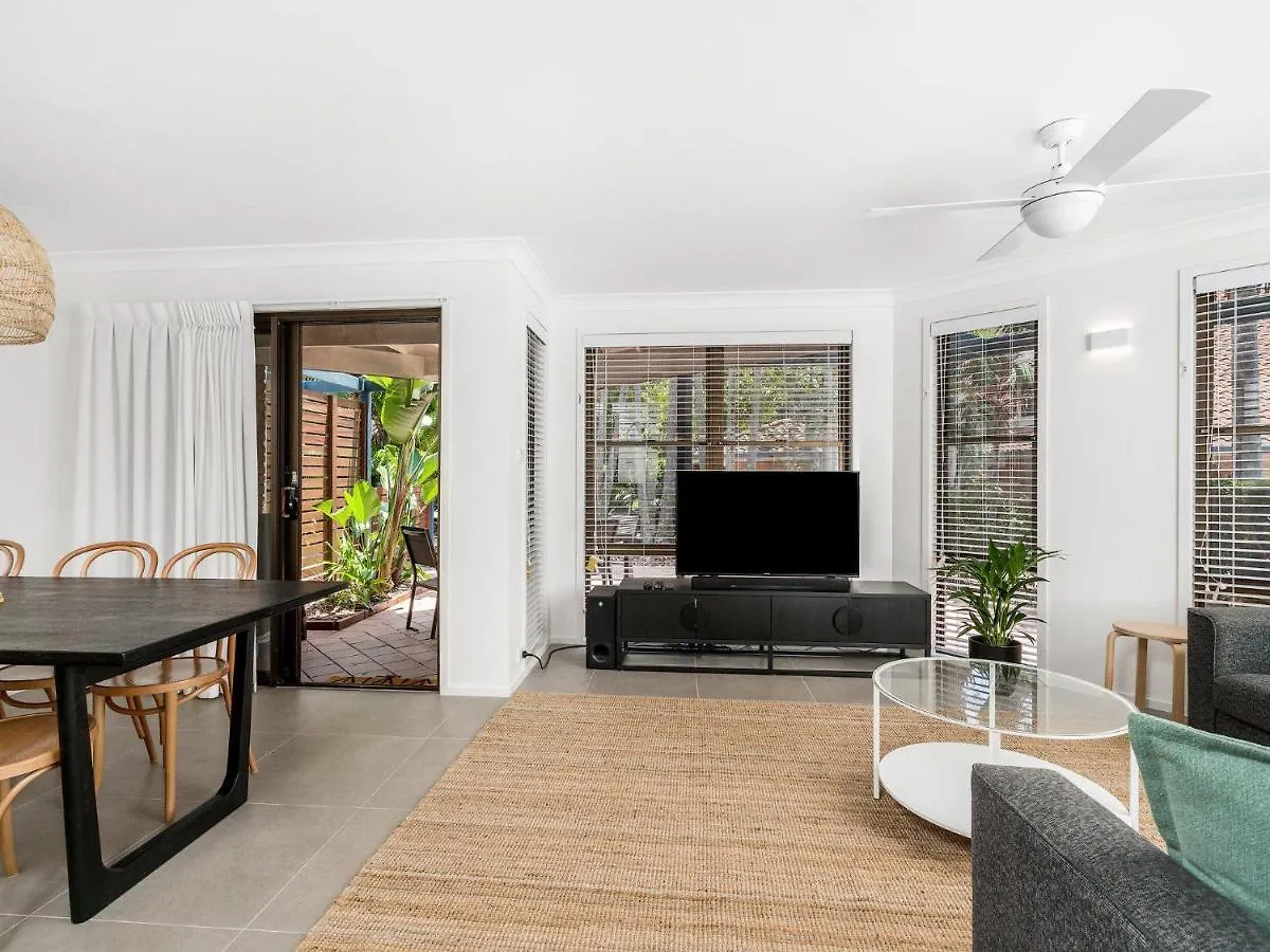 Calinda Sol 10 Villa Byron Bay Australia