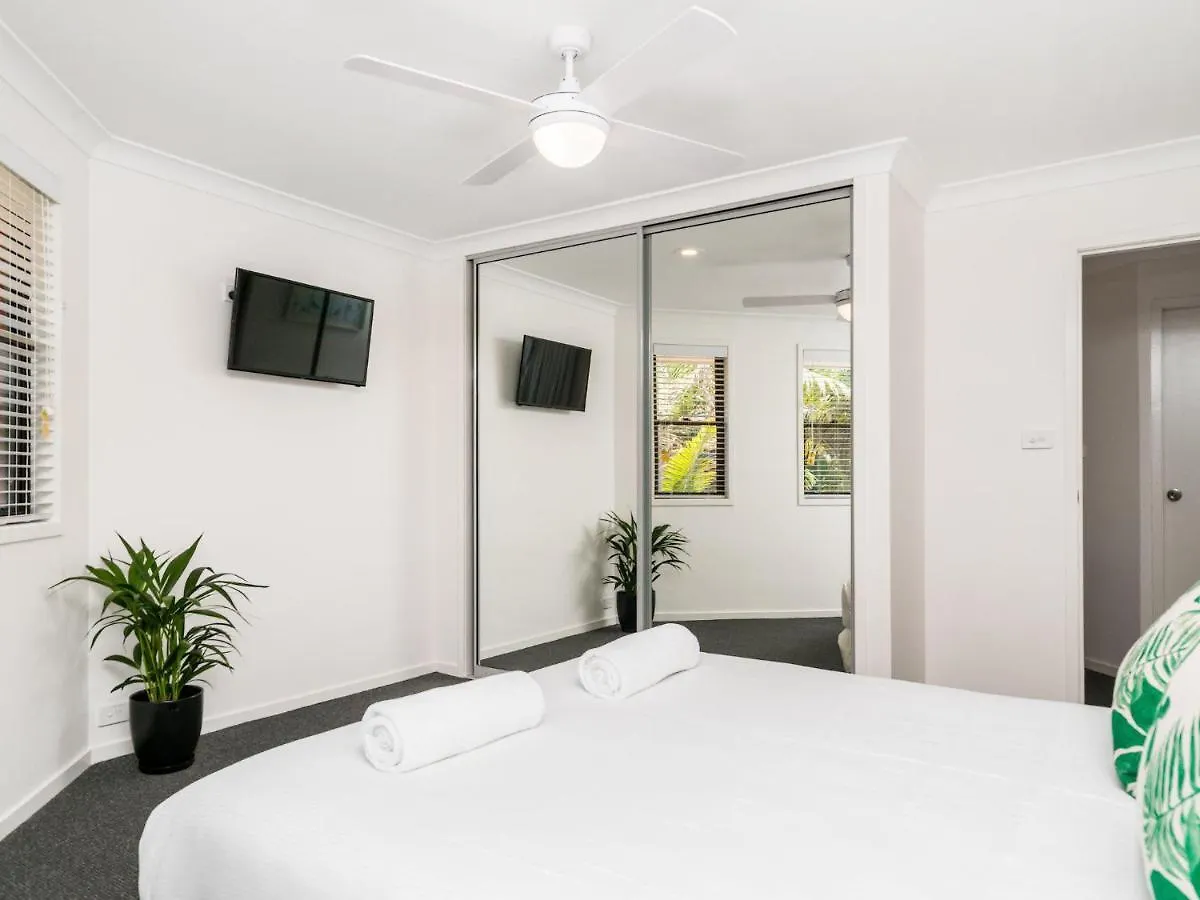 Calinda Sol 10 Villa Byron Bay